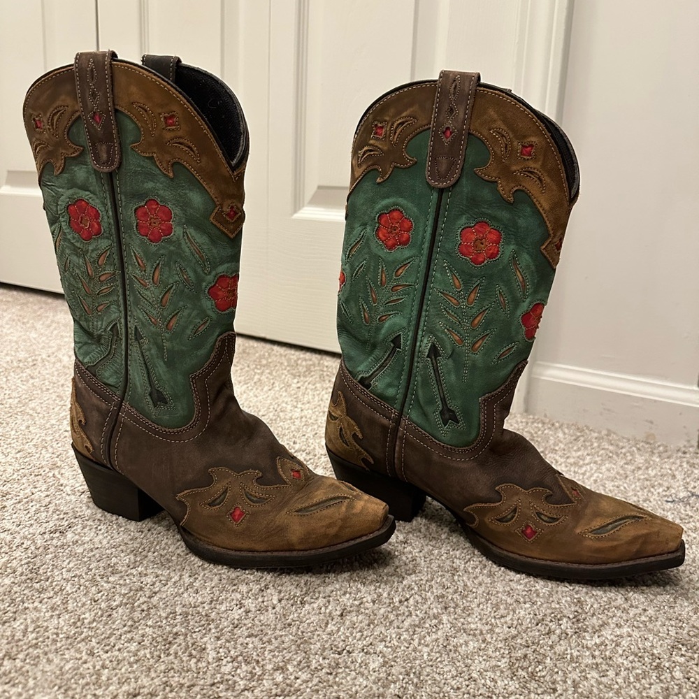 Laredo Green and Brown Cowboy Boots Flower